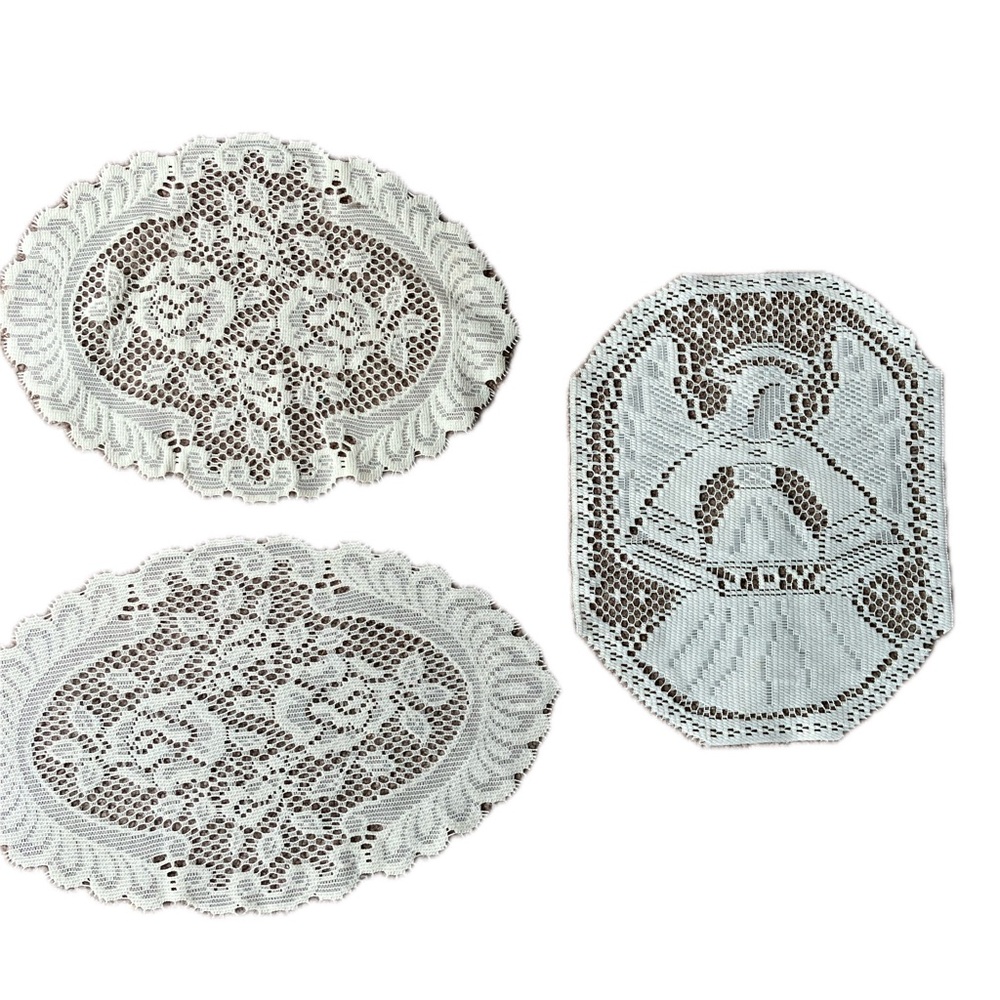 Heritage Lace Doilies Set